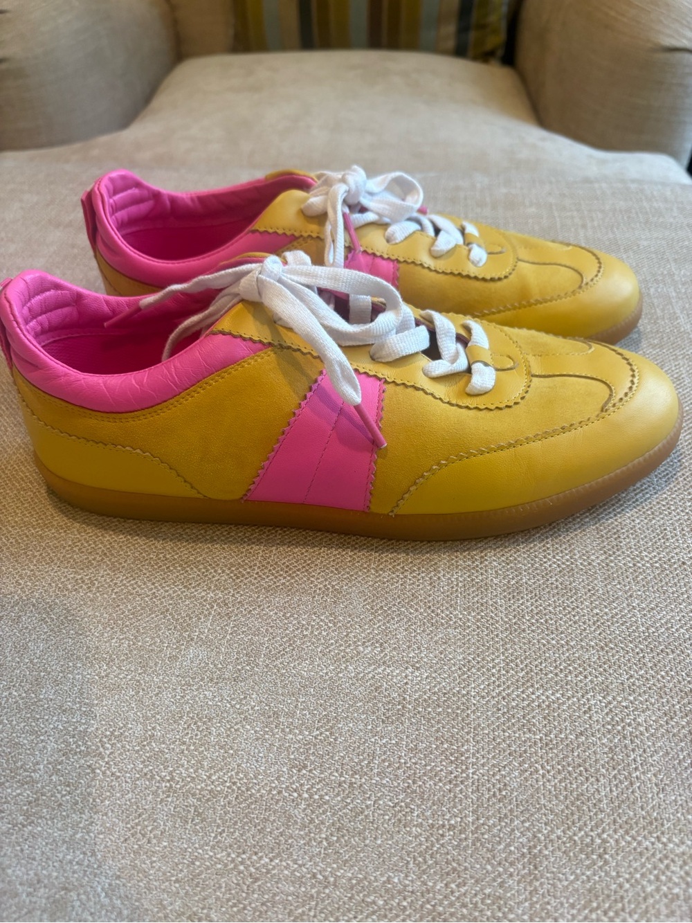 Boden Erin retro sneakers yellow and pink NWOB size 41 (9.5) - Picture 4 of 9